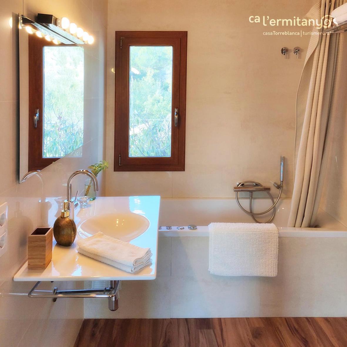 Ca L' Ermitanyo- Casa Torre Blanca Guest House Suria Ngoại thất bức ảnh